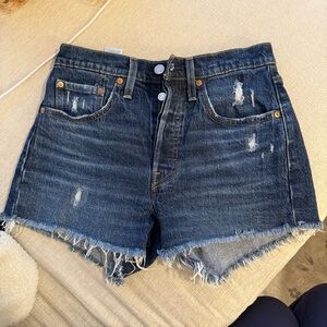 Levi’s 501 Dark Denim Shorts - Size 26